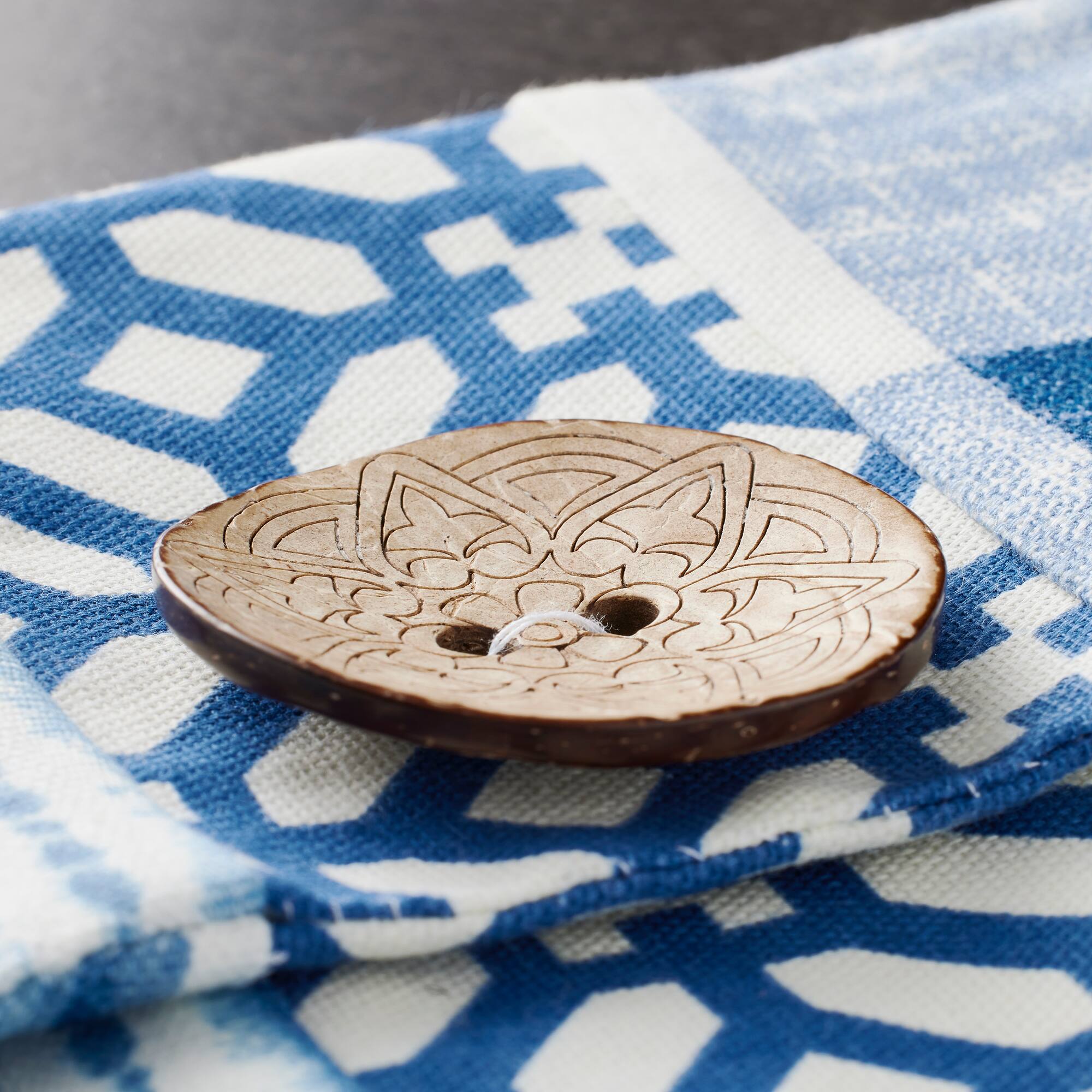 Large Coconut Design Button By Loops & Threads®